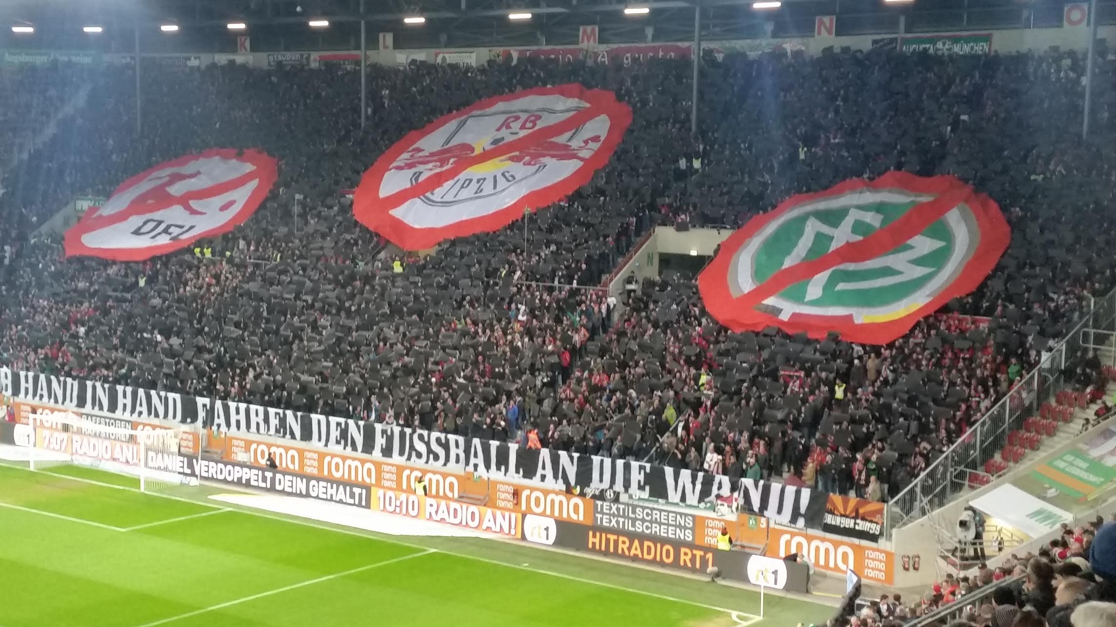RB Leipzig als Systemfehler erkannt: Choreographie der Augsburger Ultras